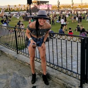 Meet your Posher, Connie